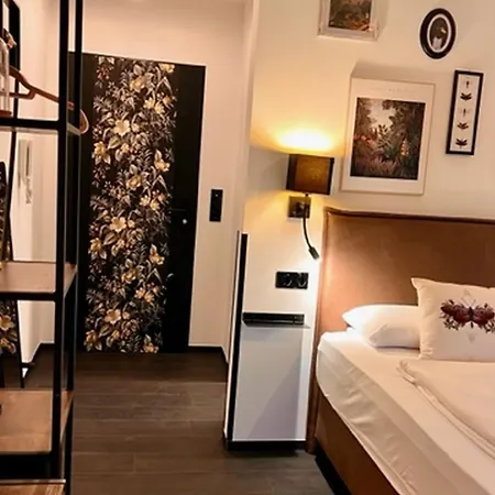 Boutique By K A M E L U 3*