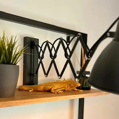 Boutique By K A M E L U