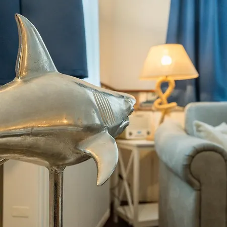 招待所 Boutique By K A M E L U